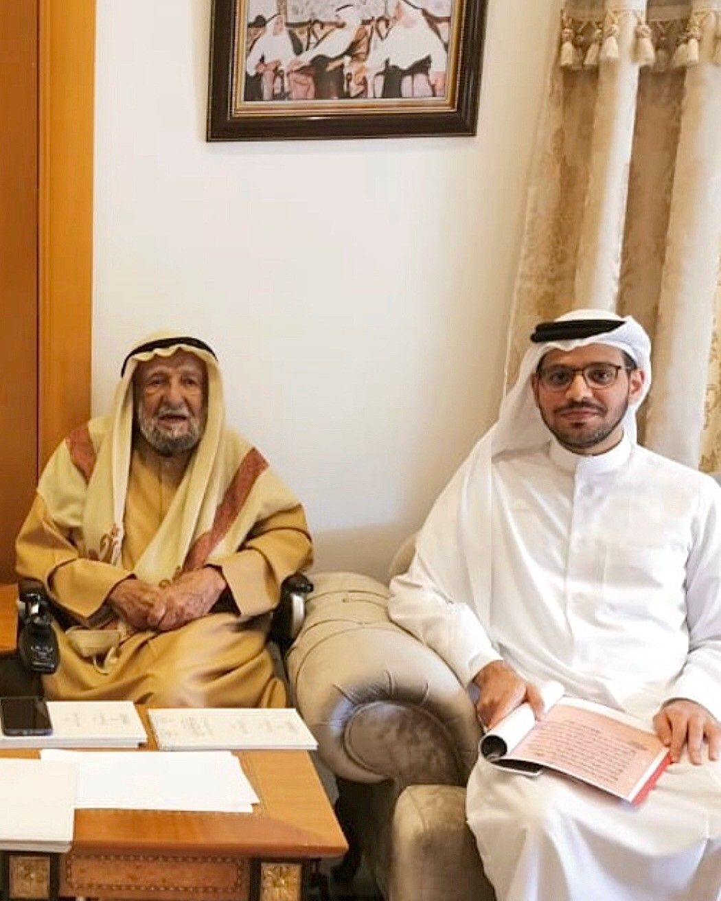 قريب من القصة دائماً